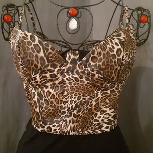 Crop top leopard print top